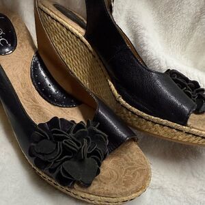 Born BOC Black Leather Floral Peep Toe Slingback Wedge Sandals size 9